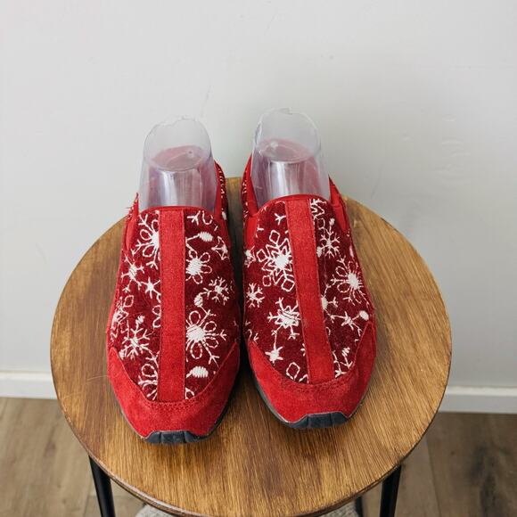 Easy Spirit Traveltime 339 Red And White Snowflake Slip On Shoes Women’s Size 8 - Picture 3 of 10